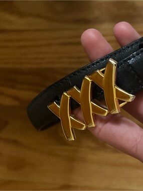 XXX Paloma Picasso Belt (vintage) gold hardware buckle black leather